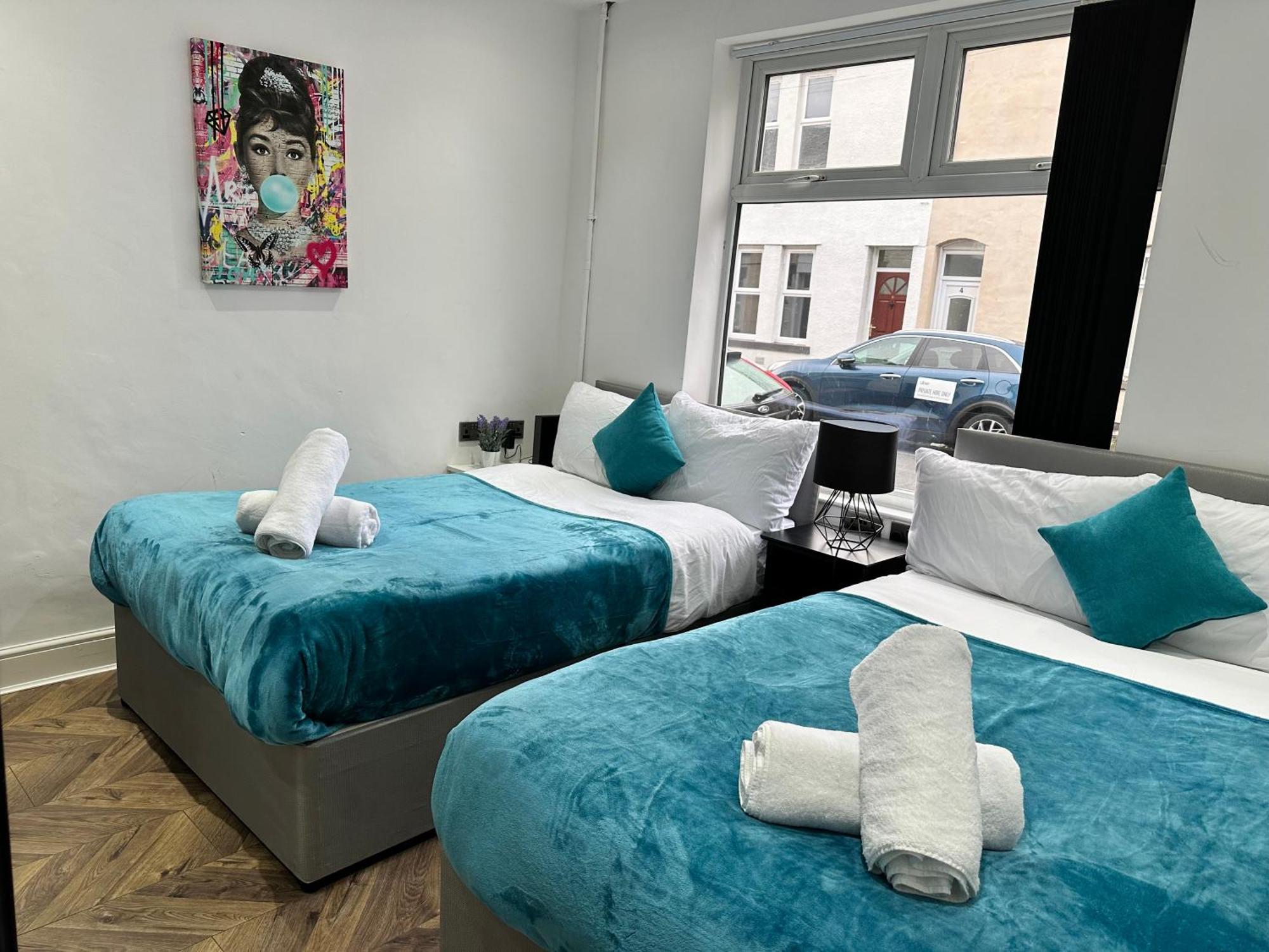 4 Bed 4 Bath House With Free Parking, 5 Mins To Lfc And 15 Mins To City Centre Liverpool Eksteriør billede