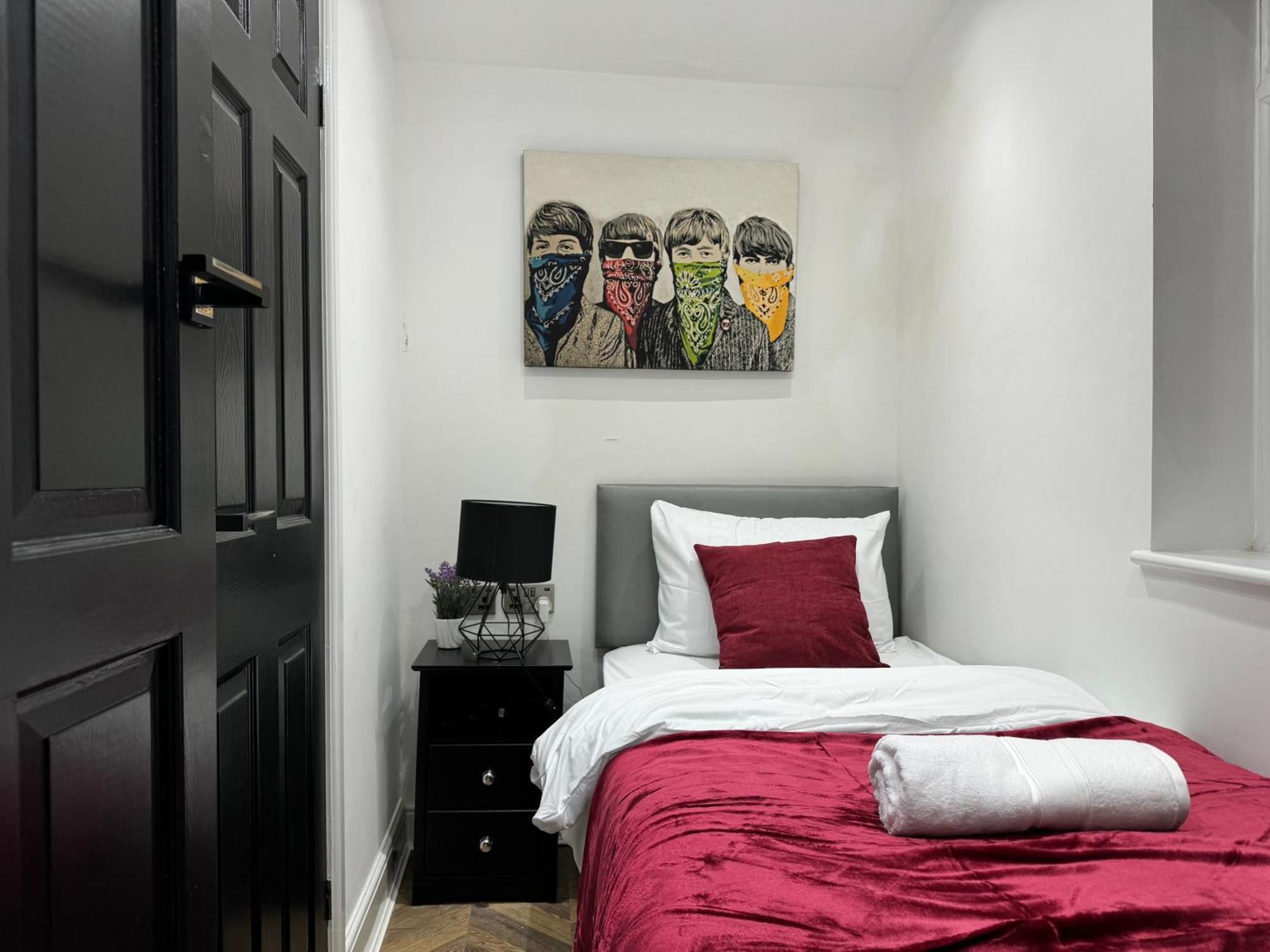 4 Bed 4 Bath House With Free Parking, 5 Mins To Lfc And 15 Mins To City Centre Liverpool Eksteriør billede